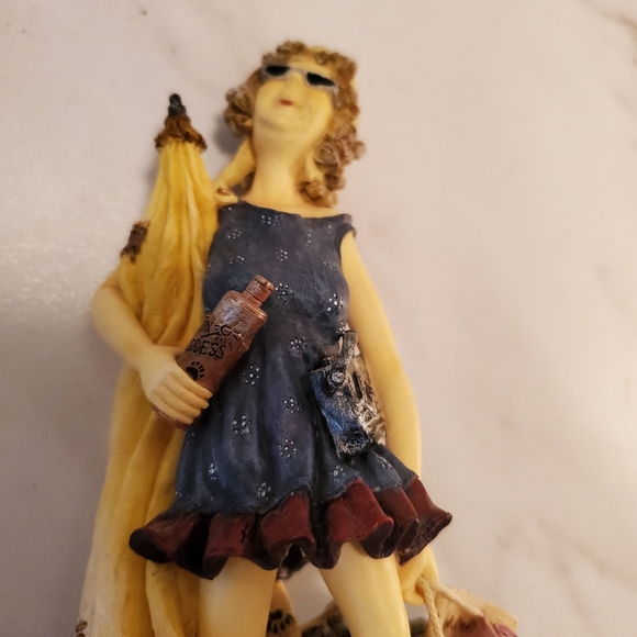 Boyds & Bears Figurine" Paradise Is Where I Am". - Picture 3 of 10